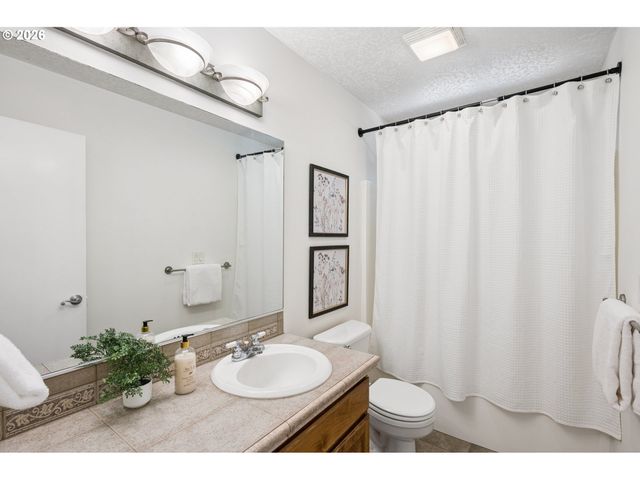3902 Ne 203RD Ave, Fairview, OR 97024