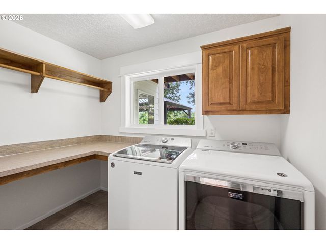 3902 Ne 203RD Ave, Fairview, OR 97024