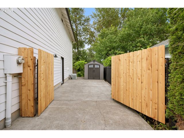 3902 Ne 203RD Ave, Fairview, OR 97024