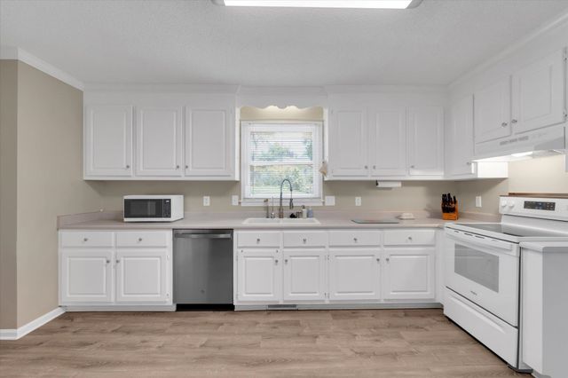 302 Foxfire Drive, Simpsonville, SC 29680