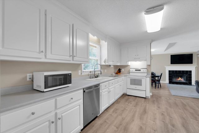 302 Foxfire Drive, Simpsonville, SC 29680