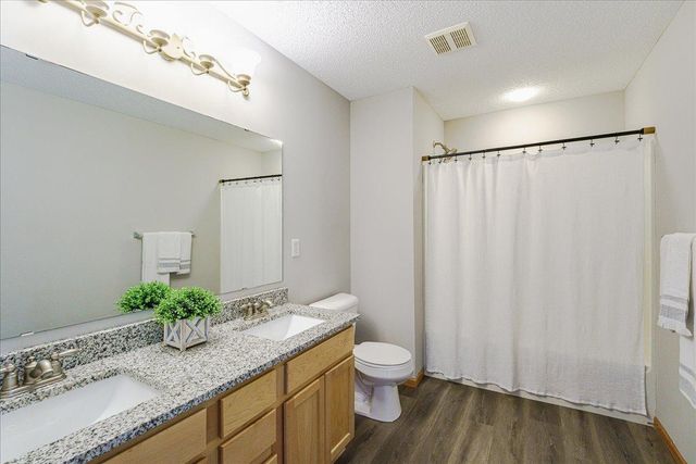 7813 Elm Grove Avenue, New Hope, MN 55428