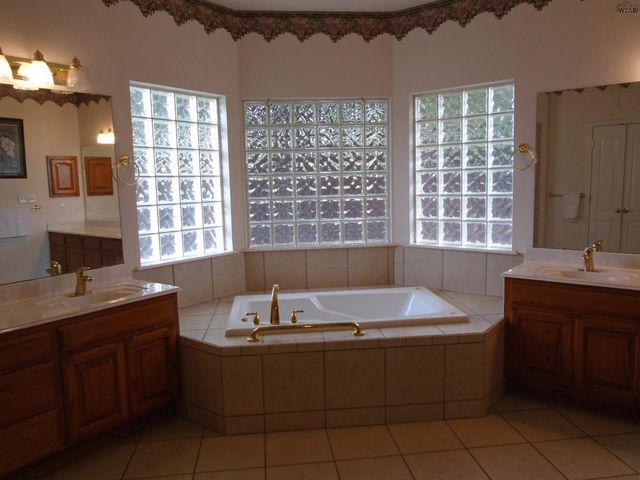 2916 RADNEY LANE, Wichita Falls, TX 76309