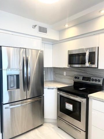 3530 Mystic Pointe Dr 702, Aventura, FL 33180