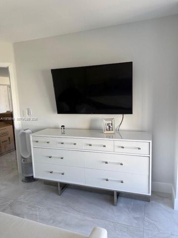 3530 Mystic Pointe Dr 702, Aventura, FL 33180