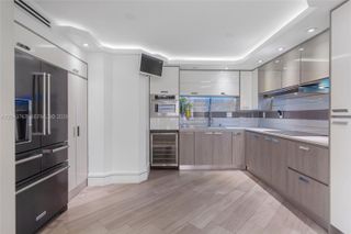 6061 Collins Avenue 8F, Miami Beach, FL 33140