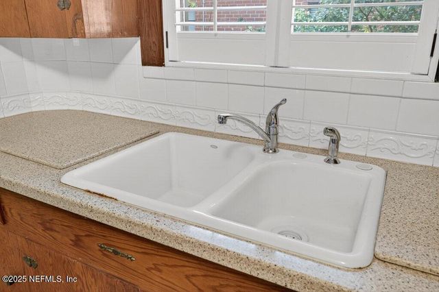 1111 INWOOD Terrace, Jacksonville, FL 32207