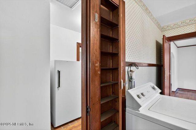 1111 INWOOD Terrace, Jacksonville, FL 32207