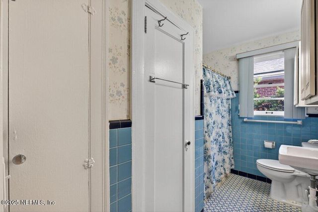 1111 INWOOD Terrace, Jacksonville, FL 32207