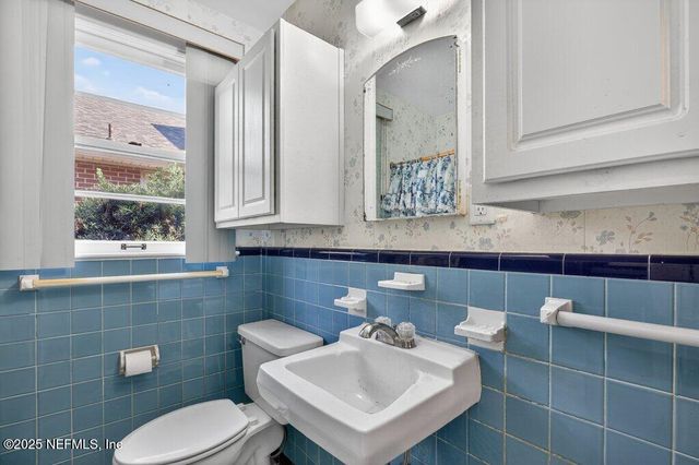 1111 INWOOD Terrace, Jacksonville, FL 32207