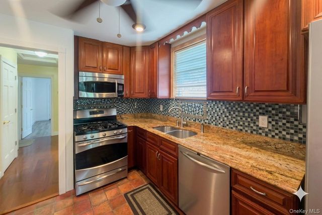 3234 Colden Avenue, Bronx, NY 10469