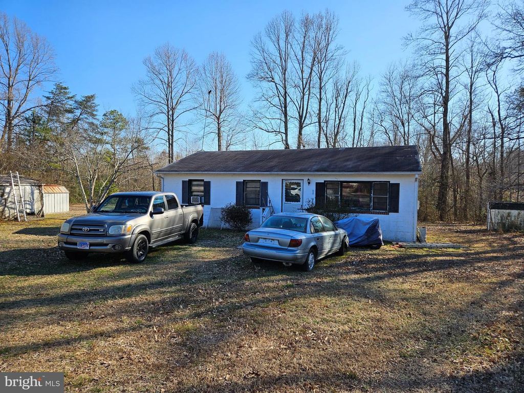 11489 RAILROAD LN, Ruther Glen, VA 22546