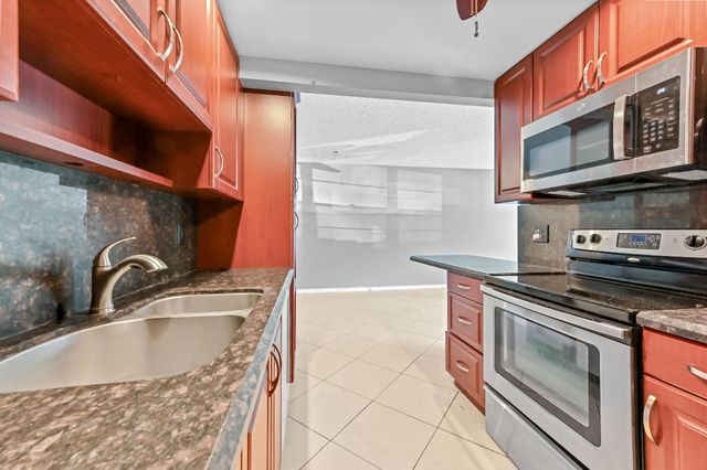 2103 Lucaya Bend E1, Coconut Creek, FL 33066