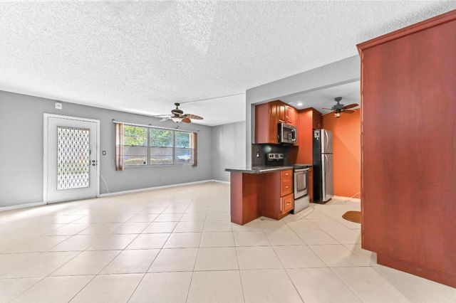 2103 Lucaya Bend E1, Coconut Creek, FL 33066