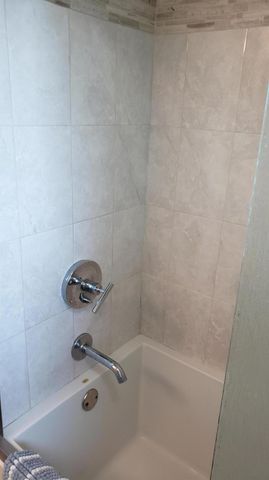 3755 Via Poinciana 304, Lake Worth, FL 33467