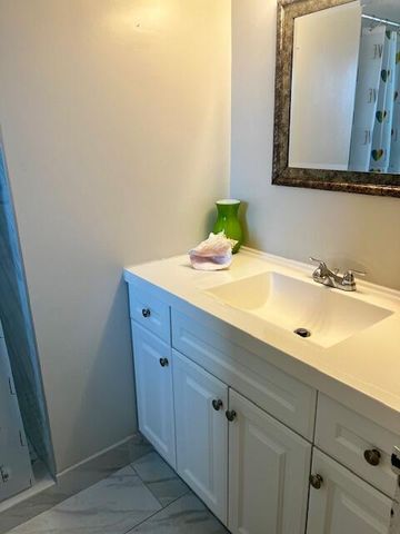 3755 Via Poinciana 304, Lake Worth, FL 33467