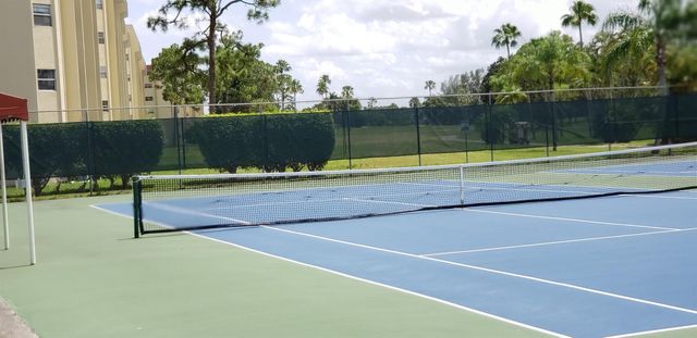 3755 Via Poinciana 304, Lake Worth, FL 33467