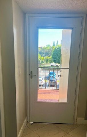 3755 Via Poinciana 304, Lake Worth, FL 33467