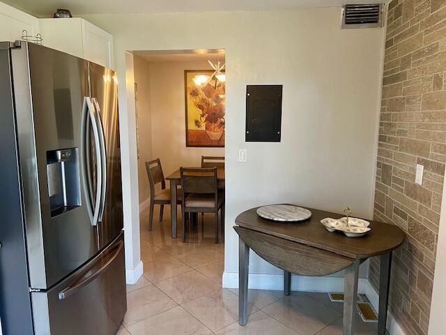 3755 Via Poinciana 304, Lake Worth, FL 33467