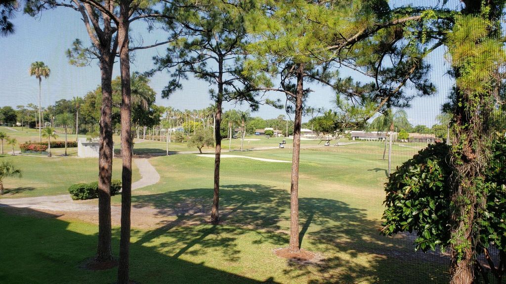 3755 Via Poinciana 304, Lake Worth, FL 33467