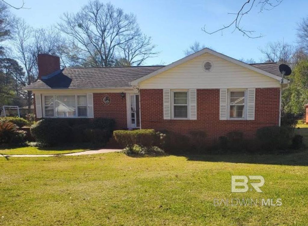 47 Chestnut Street, Monroeville, AL 36460