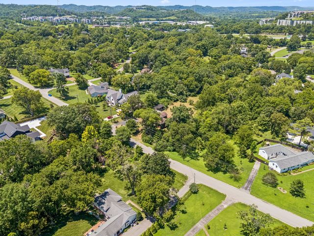 725 Newberry Rd, Nashville, TN 37205