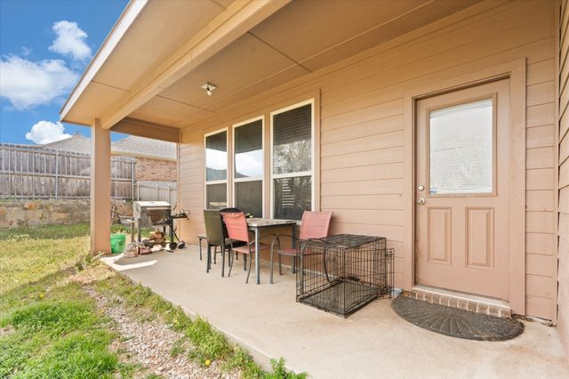 1313 MEADOWLAKES Drive, Azle, TX 76020