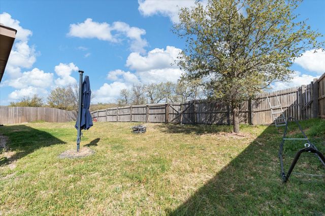 1313 MEADOWLAKES Drive, Azle, TX 76020