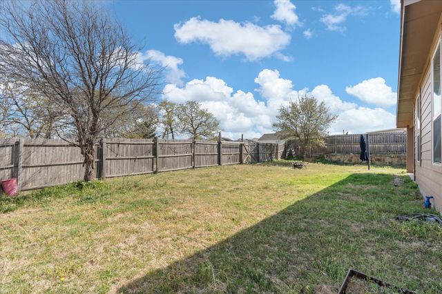 1313 MEADOWLAKES Drive, Azle, TX 76020