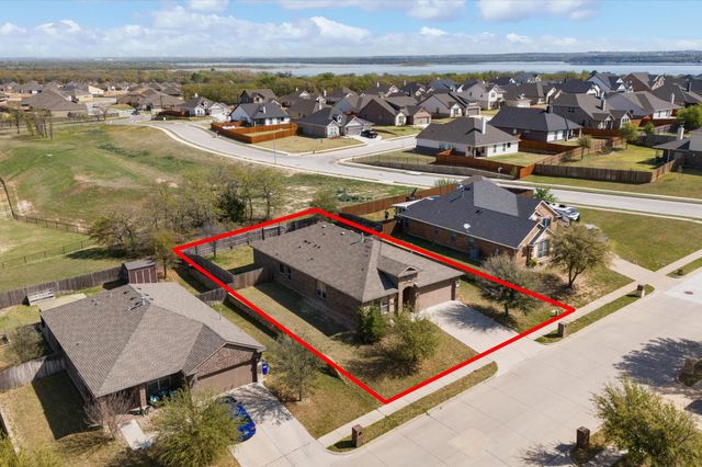 1313 MEADOWLAKES Drive, Azle, TX 76020