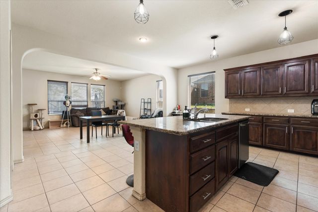 1313 MEADOWLAKES Drive, Azle, TX 76020