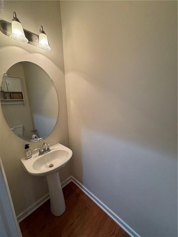 104 Daniels DR, Yorktown, VA 23690