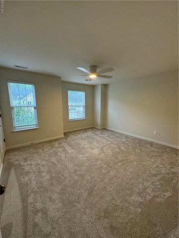 104 Daniels DR, Yorktown, VA 23690