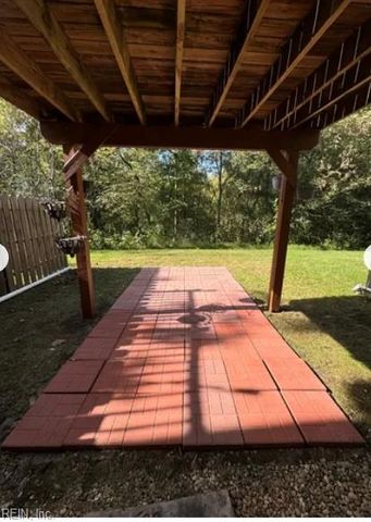 104 Daniels DR, Yorktown, VA 23690
