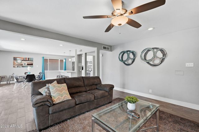 8310 E DEVONSHIRE Avenue, Scottsdale, AZ 85251