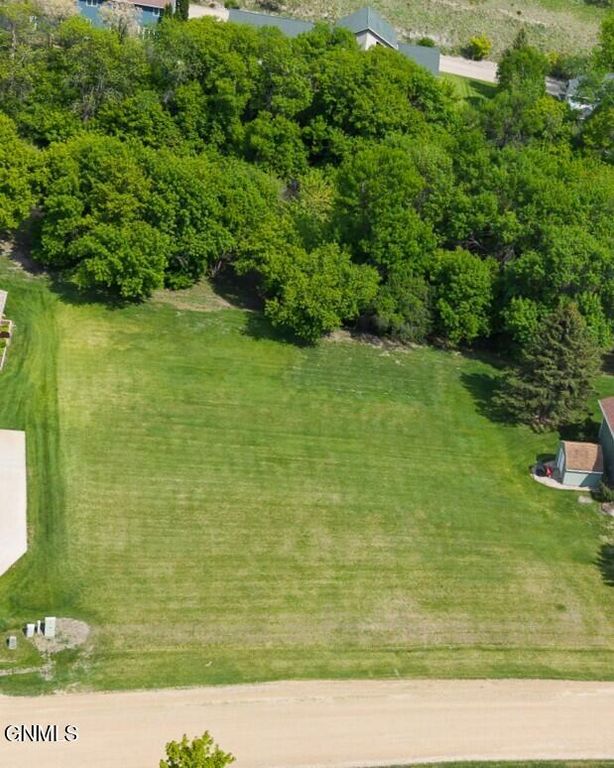 1518 Island Park Drive, Jamestown, ND 58401