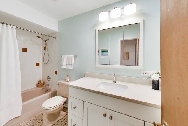 1608 E Jonquil Terrace, Arlington Heights, IL 60004