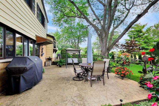 1608 E Jonquil Terrace, Arlington Heights, IL 60004