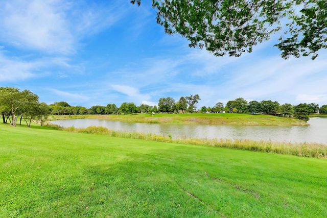 1608 E Jonquil Terrace, Arlington Heights, IL 60004