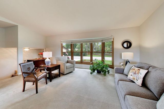 1608 E Jonquil Terrace, Arlington Heights, IL 60004