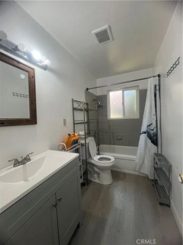 556 W Campus View, Riverside, CA 92507