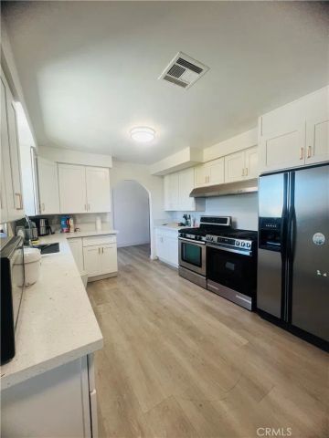 556 W Campus View, Riverside, CA 92507