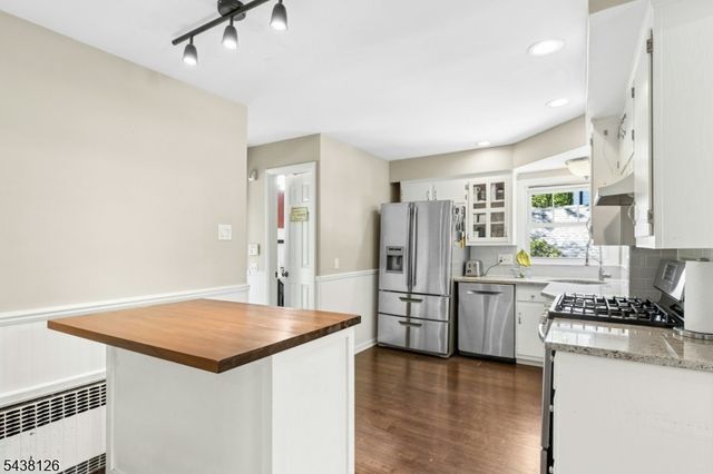 912 Rahway Ave, Westfield Town, NJ 07090
