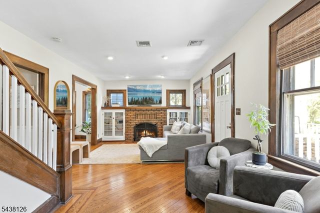 912 Rahway Ave, Westfield Town, NJ 07090