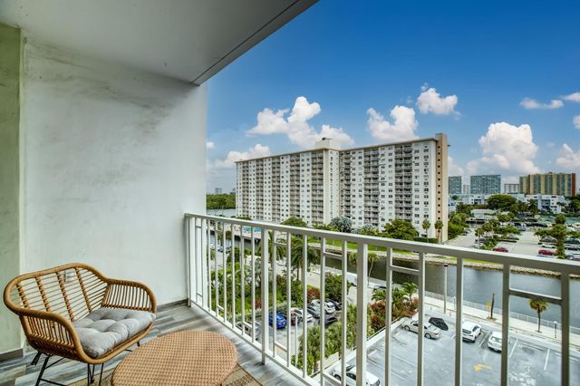 500 Bayview Drive 727, Sunny Isles Beach, FL 33160