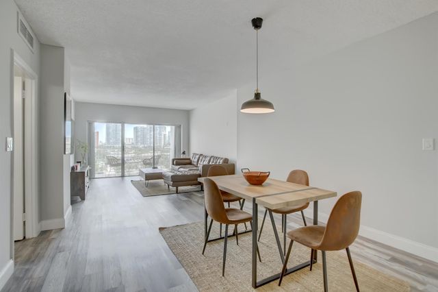 500 Bayview Drive 727, Sunny Isles Beach, FL 33160