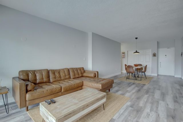 500 Bayview Drive 727, Sunny Isles Beach, FL 33160