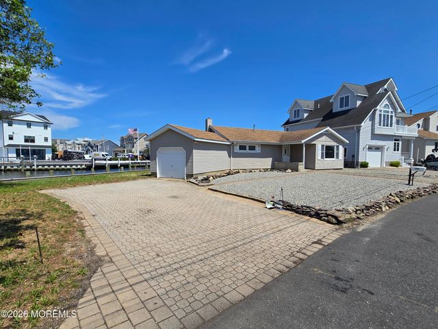 106 E Granada Drive, Brick, NJ 08723