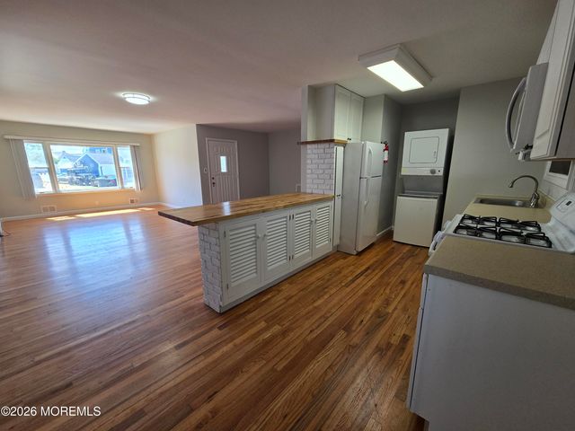 106 E Granada Drive, Brick, NJ 08723