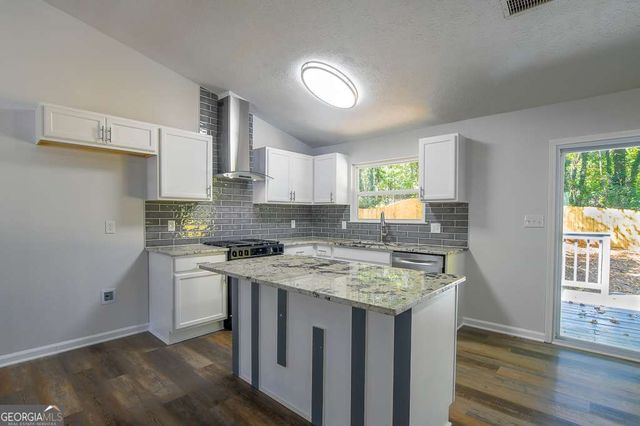 4812 White Oak Path, Stone Mountain, GA 30088